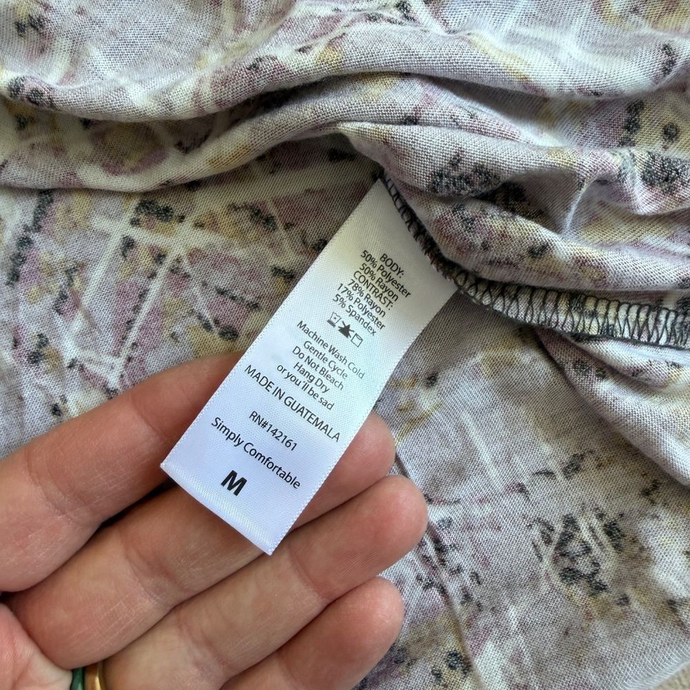 LulaRoe Randy Tee • size medium • NWT - Picture 5 of 7